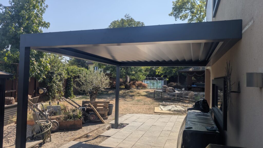 Lamellen Pergola im Garten Region Aarau